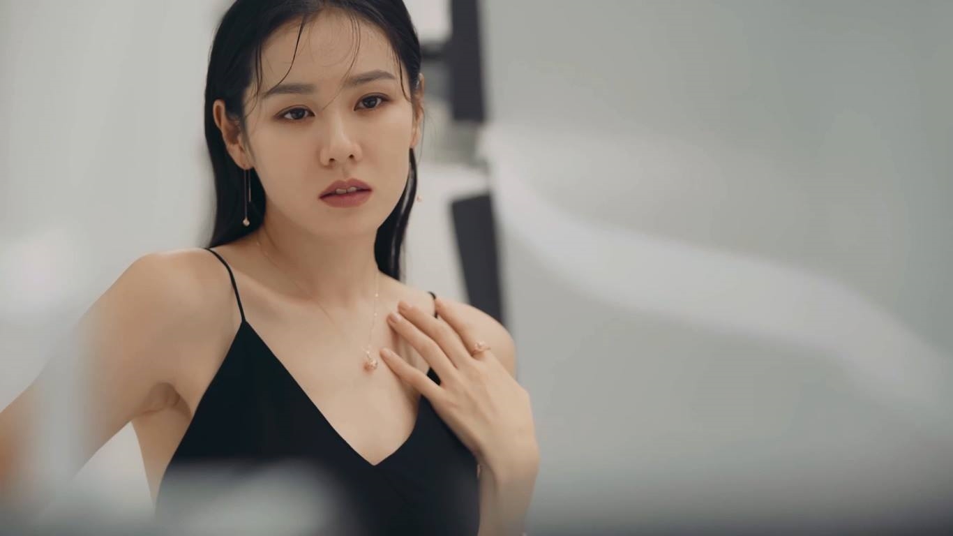 Seo Ye Ji và loạt mỹ nhân Hàn sở hữu bờ vai đẹp đến ngỡ ngàng 