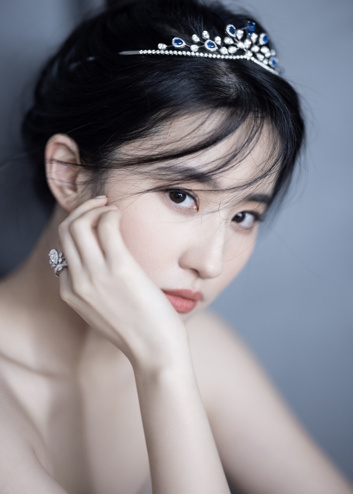 Triệu Lệ Dĩnh và dàn mỹ nhân Cbiz có vẻ đẹp trong trẻo gây thương nhớ