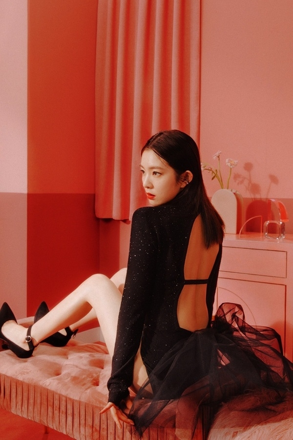 Song Hye Kyo, Suzy cùng loạt sao Hàn khoe bờ lưng đẹp chuẩn mỹ nhân