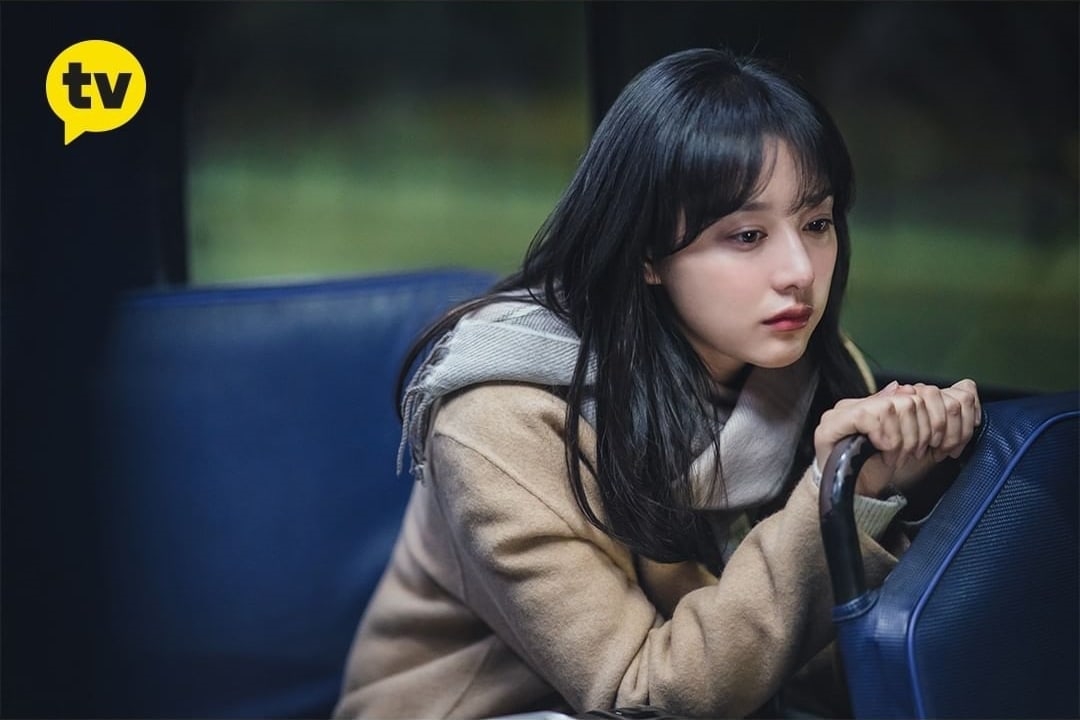 Lee Dong Gun phờ phạc, xuống sắc lộ diện hậu ly hôn Jo Yoon Hee