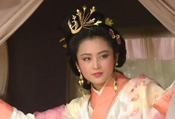 Triệu Lệ Dĩnh, Lâm Tâm Như và mỹ nhân Cbiz cùng vén rèm trong phim