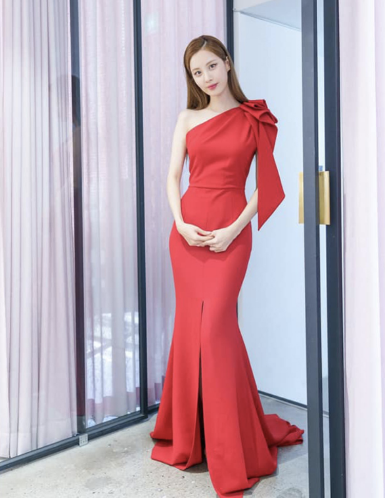 Song Hye Kyo và loạt mỹ nhân Hàn khoe sắc trên thảm đỏ Baeksang