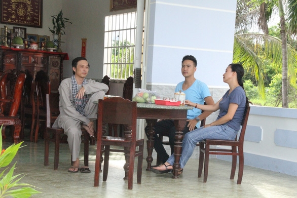 Hoài Linh tái xuất với phim Tết 2021 với thù lao chỉ bằng 1 cây mai