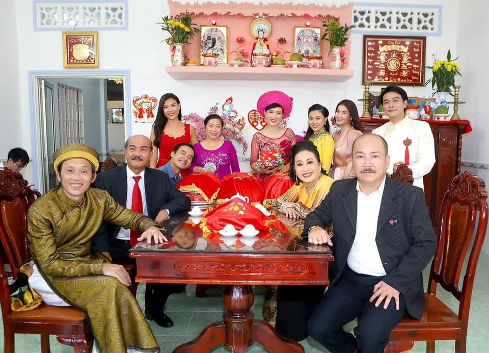 Hoài Linh tái xuất với phim Tết 2021 với thù lao chỉ bằng 1 cây mai