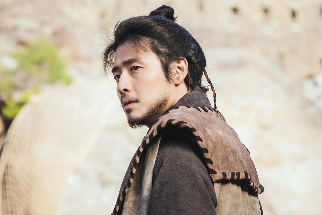 Kim So Hyun - Kang Ha Neul 'lột xác' ngoạn mục với phim mới