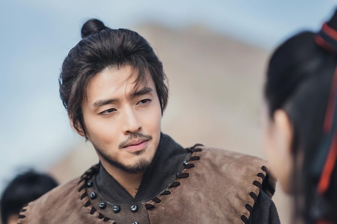 Kim So Hyun - Kang Ha Neul 'lột xác' ngoạn mục với phim mới
