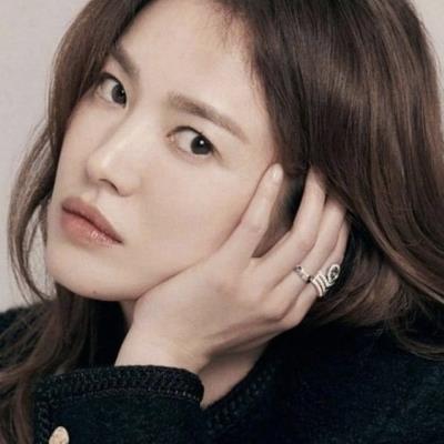 Sao làm từ thiện: Hye Kyo "hứng gạch", Bi Rain-Kim Tae Hee được khen