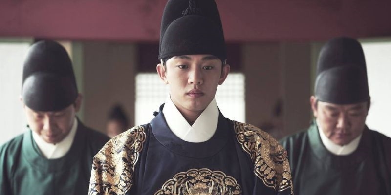 Daesang Rồng Xanh 10 năm qua: Yoo Ah In giữ vững ngôi Ảnh đế trẻ nhất