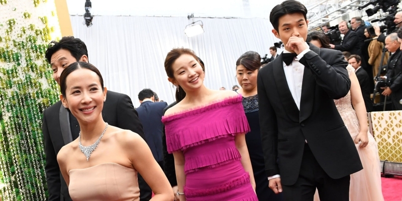 Dàn sao Hàn xinh tươi hút hồn khi khoe sắc trên thảm đỏ giải Oscar 