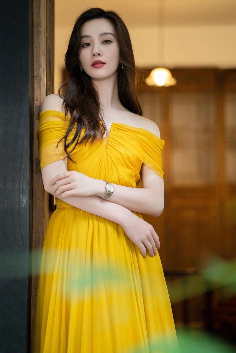 Dàn mỹ nhân Hoa ngữ ai đẹp nhất khi diện váy vàng?