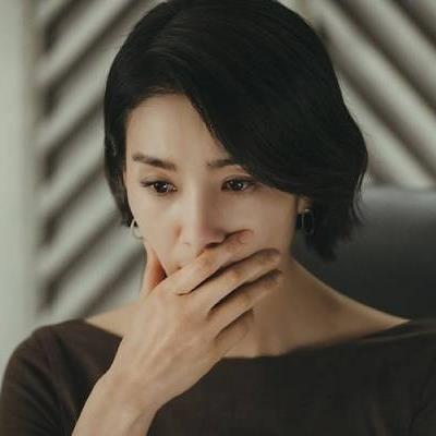 Điểm phim Kbiz: Mine dự báo tập cuối sẽ bất ngờ; Han Ji Hye sinh con