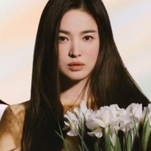 5 sao Hàn làm đại sứ thương hiệu xa xỉ: Song Hye Kyo cực thần thái