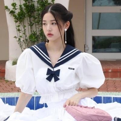 Jennie và những idol K-pop khoe sắc cùng trang phục thủy thủ 