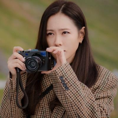 Dàn mỹ nhân xứ Hàn trong khoảnh khắc giơ máy tập làm nhiếp ảnh gia 