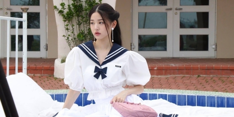 Jennie và những idol K-pop khoe sắc cùng trang phục thủy thủ 