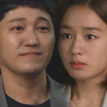 Hospital Playlist 2 tập 11: Ik Jun hôn Song Hwa, Seok Hyung tỏ tình 