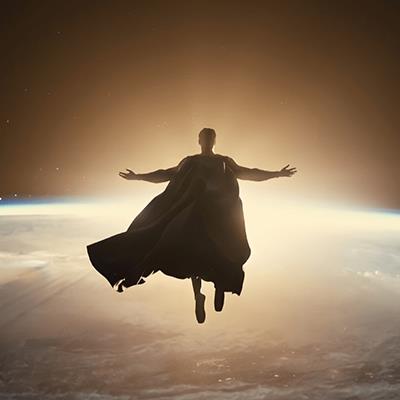 Giải thích bí ẩn: Tại sao Superman lại bay được?