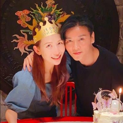Thái Thiếu Phân được chồng cưng như công chúa trong ngày sinh nhật