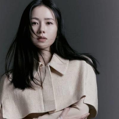 Song Hye Kyo - Son Ye Jin đọ sắc gắt gao trong bộ ảnh quảng cáo mới