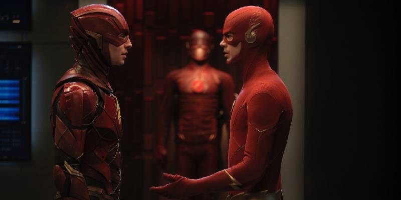 The Flash: Tại sao lại xuất hiện đến tận hai Barry Allens?