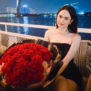 Hương Giang: Triệu phú trong showbiz Việt, xứng tầm "yêu nữ hàng hiệu"