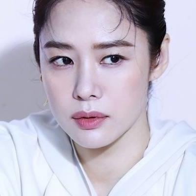 Dàn sao Giày Thủy Tinh sau 19 năm: Kim Hyun Joo U50 vẫn lẻ bóng