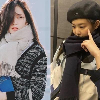 Học hỏi cách phối khăn mùa lạnh ấm áp và thời trang như Jisoo và Lisa