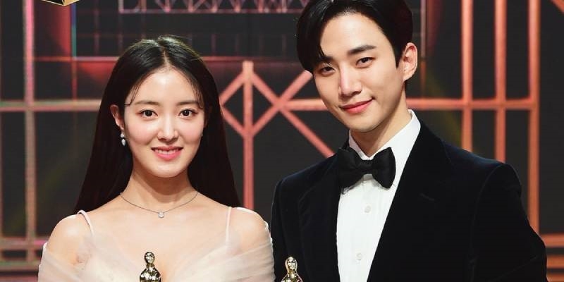 MBC Drama Award 2021: Cổ Tay Áo Màu Đỏ thắng lớn, Junho rớt Daesang