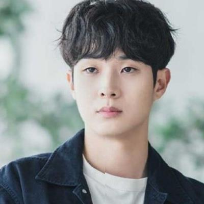 9 điều bạn không biết về Choi Woo Sik - mỹ nam trẻ tài năng xứ Hàn