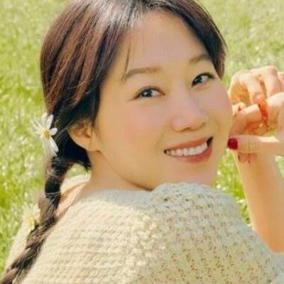 Mỹ nhân Hàn mang vẻ đẹp "như hoa mùa xuân": Park Shin Hye ngọt ngào