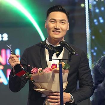 Dàn sao Hương Vị Tình Thân mừng phim thắng lớn VTV Awards