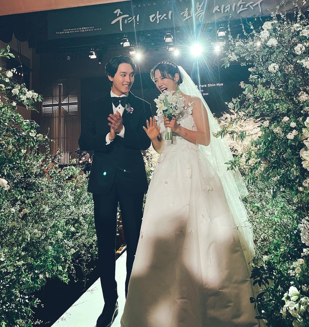 8 đám cưới quy tụ dàn sao khủng nhất Hàn Quốc Song Song quá hot