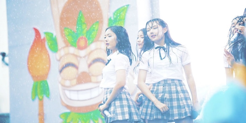 6 màn biểu diễn trong mưa “thần sầu” của các nhóm nhạc Kpop 