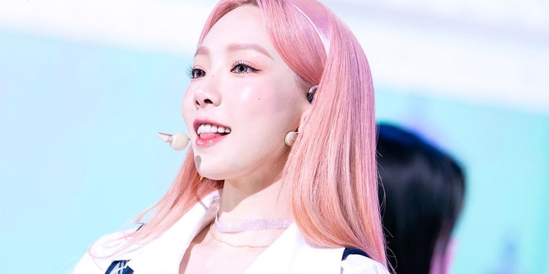 7 mỹ nữ Kpop cứ tóc hồng là visual "trổ bông"