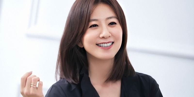 Lee Young Ae - Kim Hee Ae: Phụ nữ đẹp hơn khi chọn đúng chồng