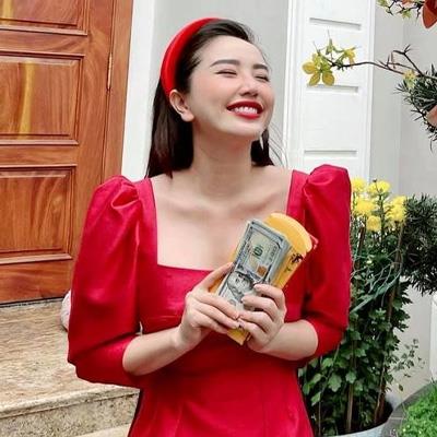 Nhà của loạt sao Việt vào dịp Tết: Bảo Thy rực rỡ sắc đỏ