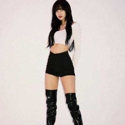 4 nữ idol có tỷ lệ body đỉnh nhất Kpop: Lisa một tay chấp hết