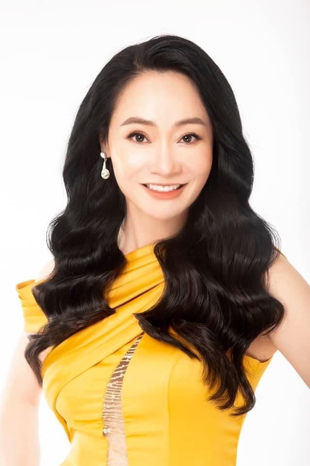 Những sao nam Việt đẹp lạ với tóc dài  iNews