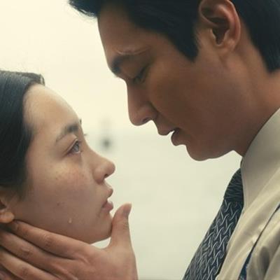 Lee Min Ho gây sốt vì cảnh "lăn giường" ở phim Pachinko