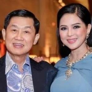 Bố chồng Hà Tăng: Vị tỷ phú Việt thương vợ, cưng chiều hết nấc