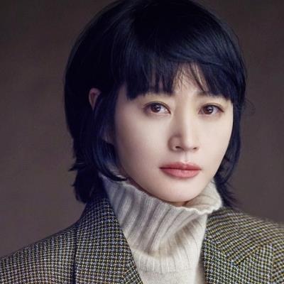 8 sự thật thú vị về "chị đại" Kim Hye Soo: Có thể nói 5 thứ tiếng