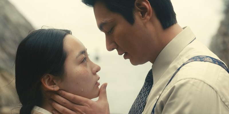 Lee Min Ho gây sốt vì cảnh "lăn giường" ở phim Pachinko