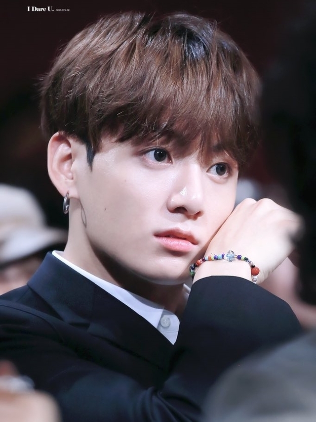 Jungkook Vietnamese Fanpage  TRANSTHEQOO 210619 Dáng vẻ khi cười của BTS  Jungkook mà các fan phương Tây phát mê phát mệtjpgif Trong số những dáng  vẻ đa dạng của Jungkook Các