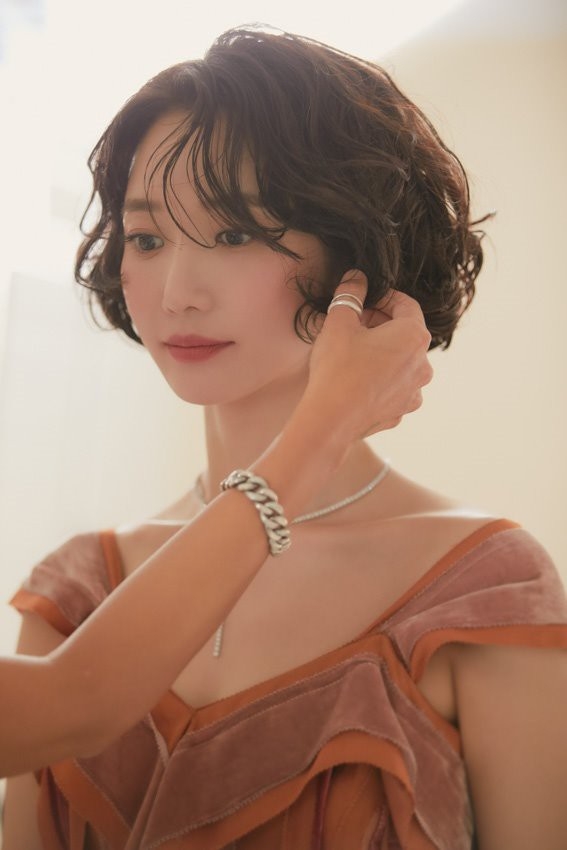 Go Joon Hee của She Was Pretty sau 7 năm: Visual đỉnh ăn đứt khi xưa