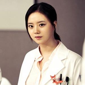 Dàn cast Good Doctor sau 9 năm: Moon Chae Won ngày càng thăng hạng
