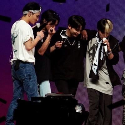 Những nhóm nhạc Gen 4 của Kpop bùng nổ trên sân khấu châu Âu