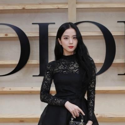 Bóc mẽ nhan sắc sao Hàn dự show Dior: Jisoo xinh đẹp hệt tiên tử