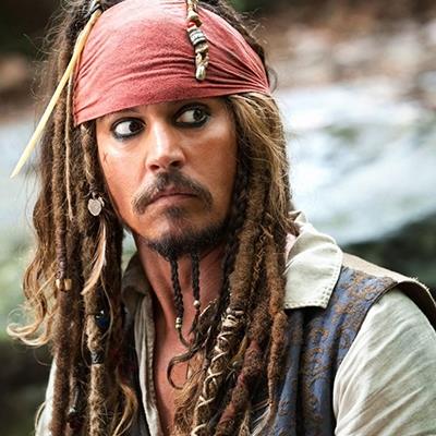 Gần triệu chữ ký yêu cầu Disney giao vai Jack Sparrow cho Johnny Depp
