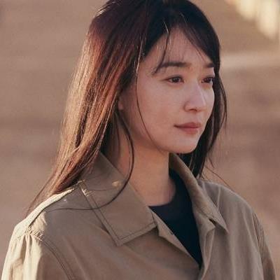 Dàn nhân vật "khó mê" trong Our Blues: Shin Min Ah khó chấp nhận quá