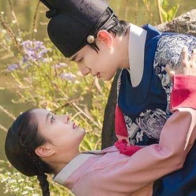 The Red Sleeve, Moon Lovers và phim cổ xưa Hàn có phục trang đẹp